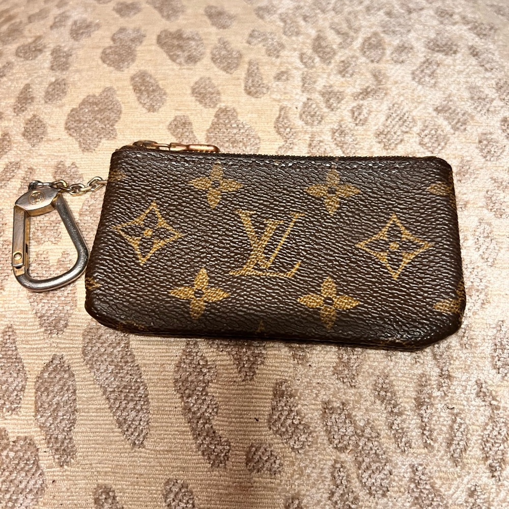 Louis Vuitton Monogram Pochette Cles Coin Case Key Case M62650